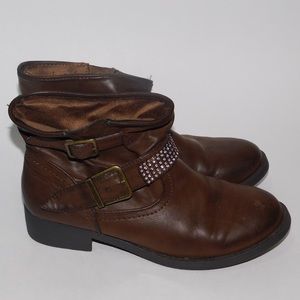 Cute brown with silver ankle boots